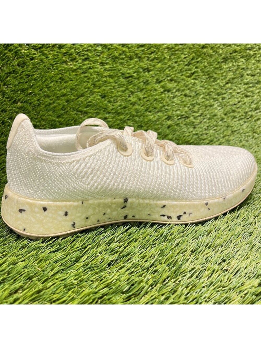 Allbirds Runner NZ Remix Womens Size 8.5 Ivory Athletic Running Shoes Sneakers